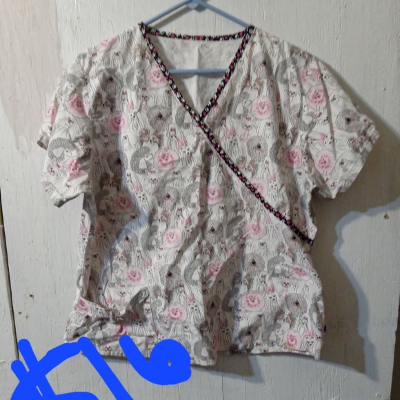 Women scrub tops - Picture 5 of 16